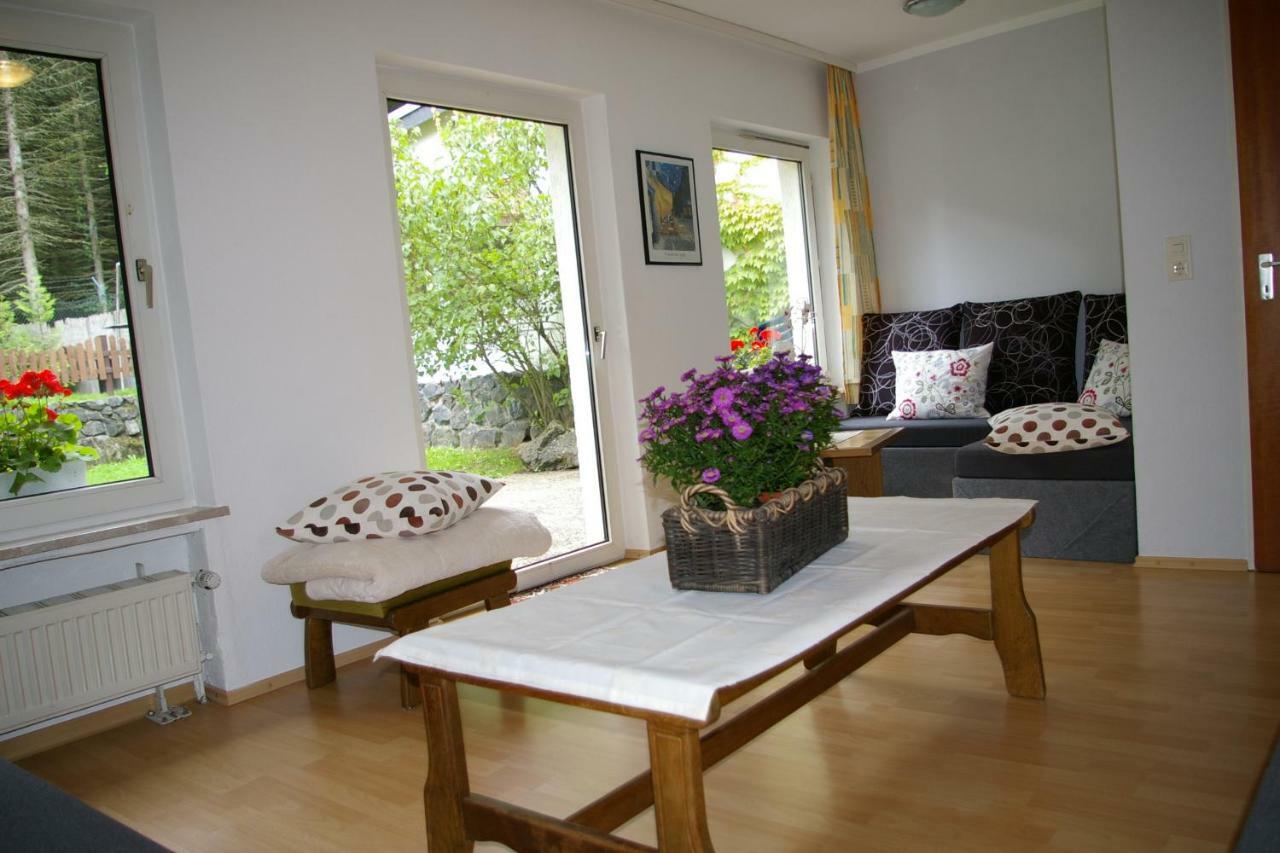 Ferienhaus Waldrand Ulmen Bagian luar foto